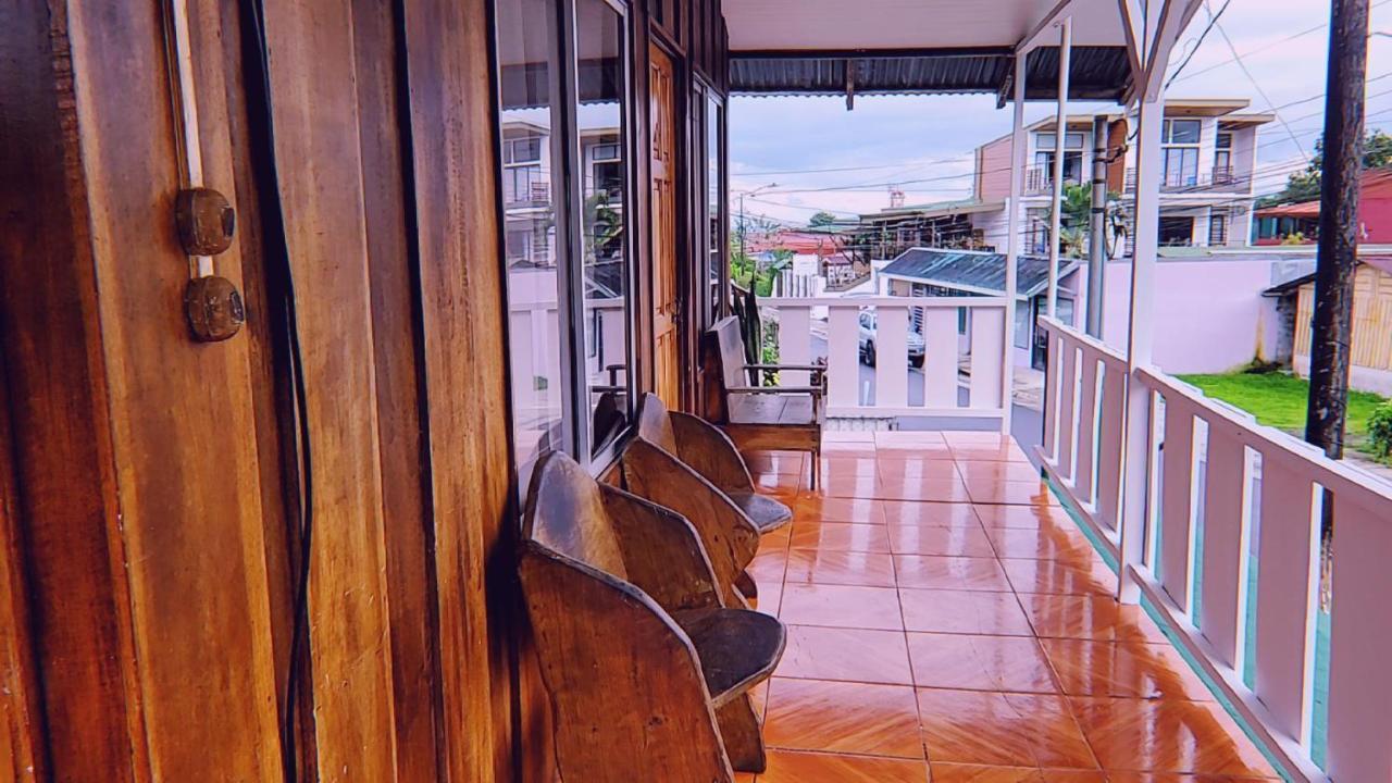 Хостел Alpha Arenal La Fortuna Екстер'єр фото